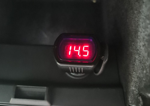 Kfz auto spannungsanzeige - auto,